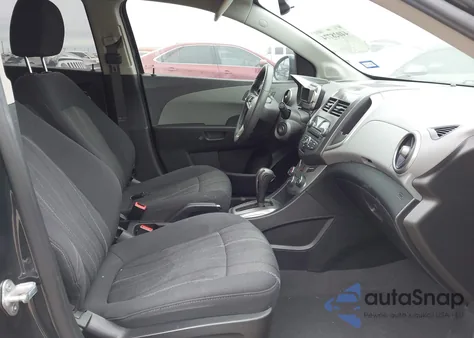 2014 Chevrolet Sonic Lt Auto z USA, uszkodzony, nr VIN 1G1JC5SH1E4210319